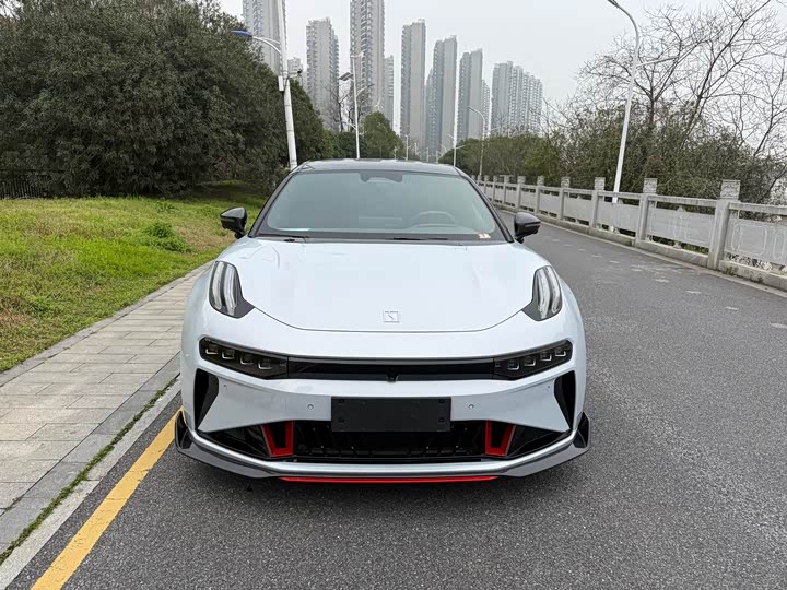 Фото 2 - Zeekr 001 FR