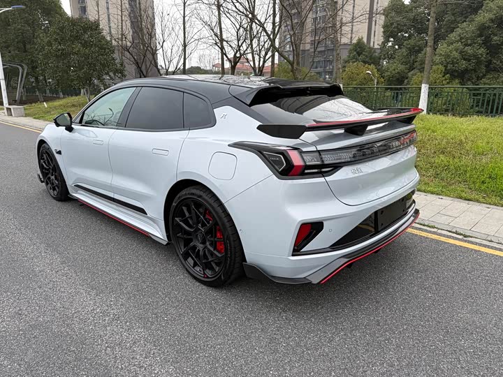 Фото 4 - Zeekr 001 FR