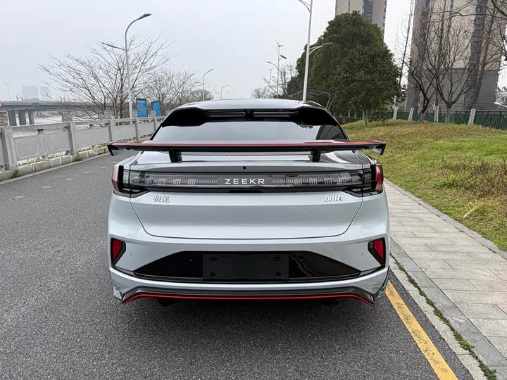 Фото 5 - Zeekr 001 FR