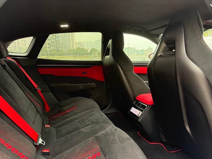 Фото 9 - Zeekr 001 FR