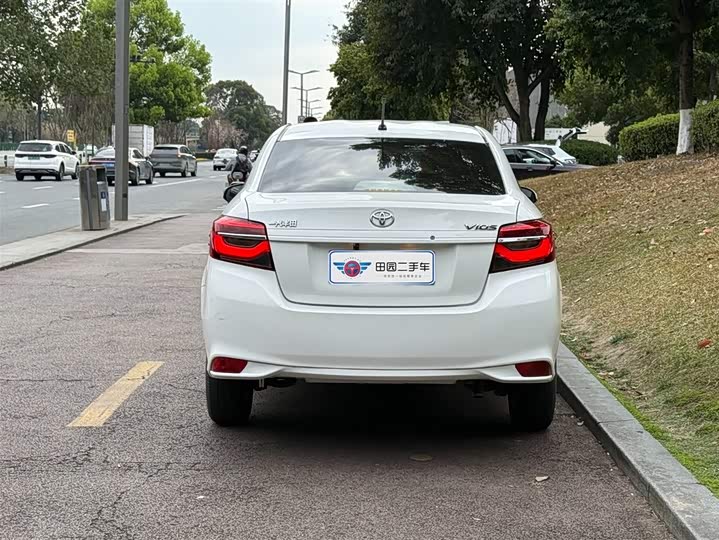 Photo 5 - Toyota Vios