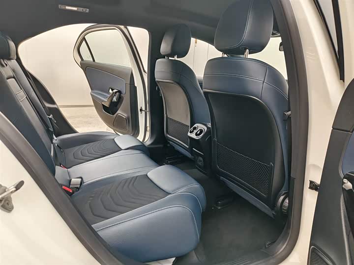 Фото 4 - Mercedes-Benz A-Class