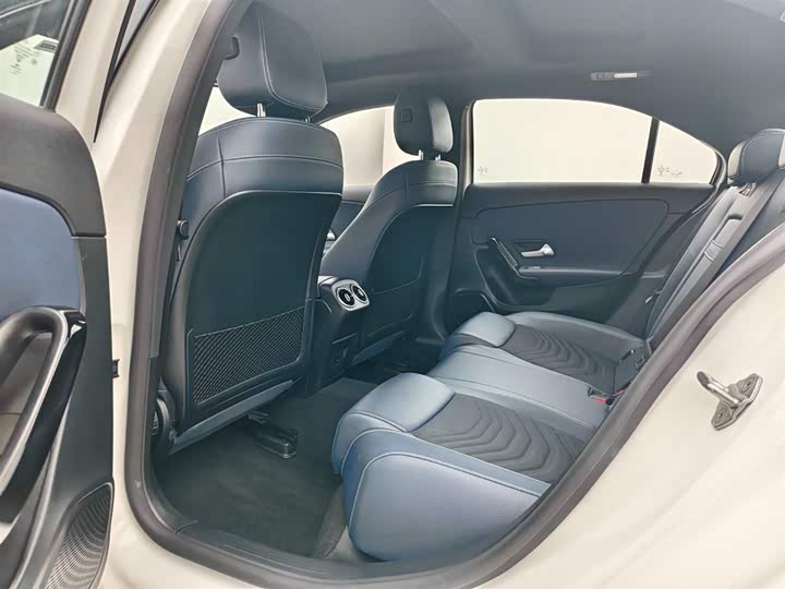 Фото 5 - Mercedes-Benz A-Class