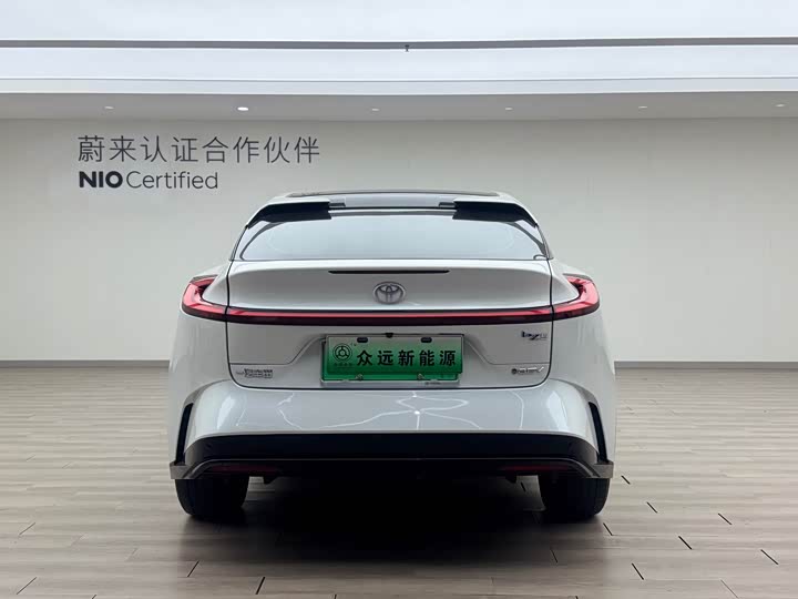 Фото 5 - Toyota bZ5