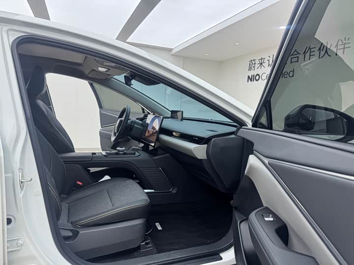 Фото 9 - Toyota bZ5