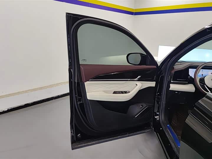 Фото 7 - Geely Monjaro