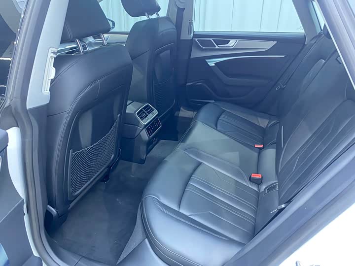 Фото 7 - Audi A7