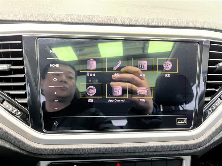 Фото 7 - Volkswagen T-Roc