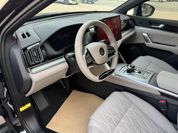 Фото 8 - BYD Tang Hybrid/EV