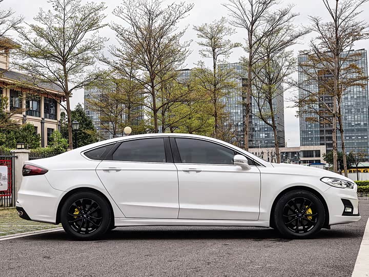 Photo 4 - Ford Mondeo