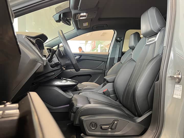 Фото 4 - Audi Q4 e-tron