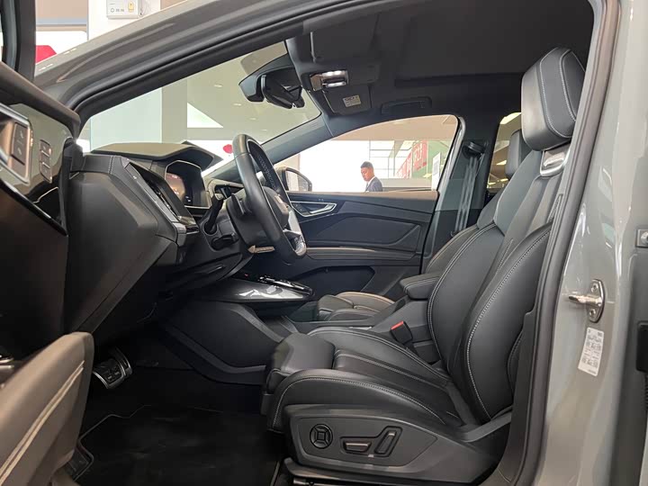 Фото 6 - Audi Q4 e-tron