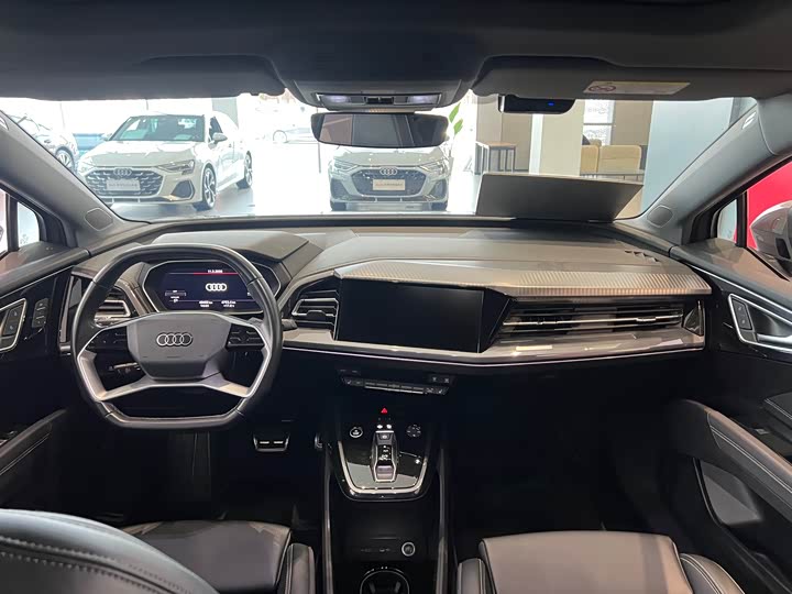 Фото 8 - Audi Q4 e-tron