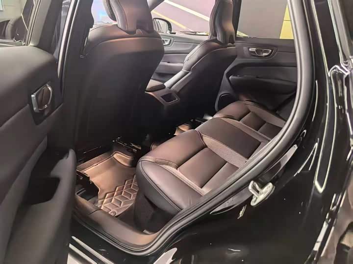 Фото 5 - Volvo XC60