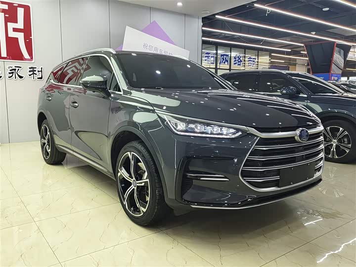 Фото 3 - BYD Tang Hybrid/EV