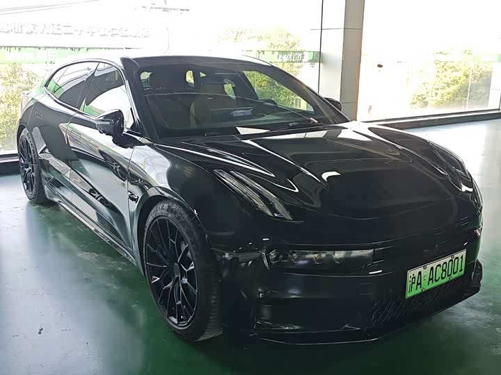 Фото 2 - Zeekr 001