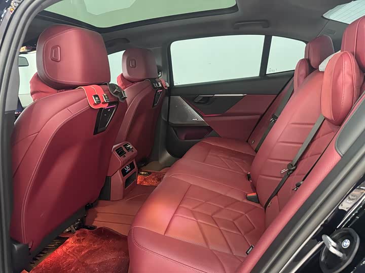 Фото 5 - BMW 5 Series