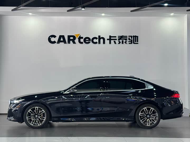 Фото 9 - BMW 5 Series