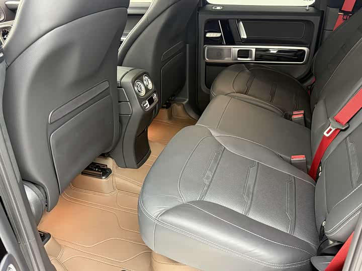 Фото 8 - Mercedes-Benz G-Class AMG