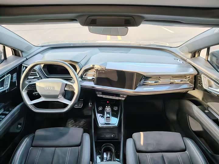 Photo 5 - Audi Q4 e-tron