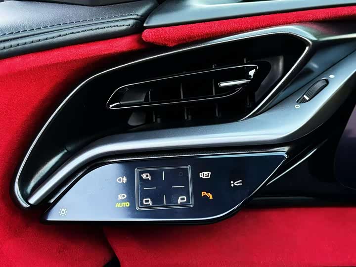 Photo 7 - Ferrari SF90