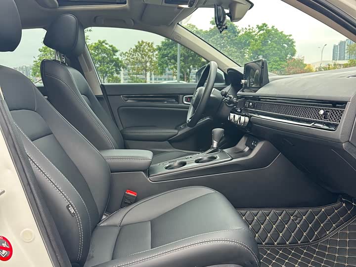 Фото 8 - Honda Civic