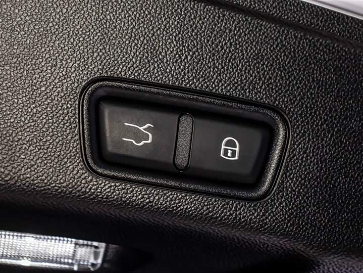 Фото 7 - Maserati Grecale