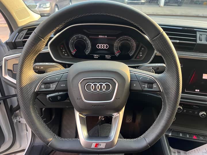 Фото 8 - Audi Q3 Sportback