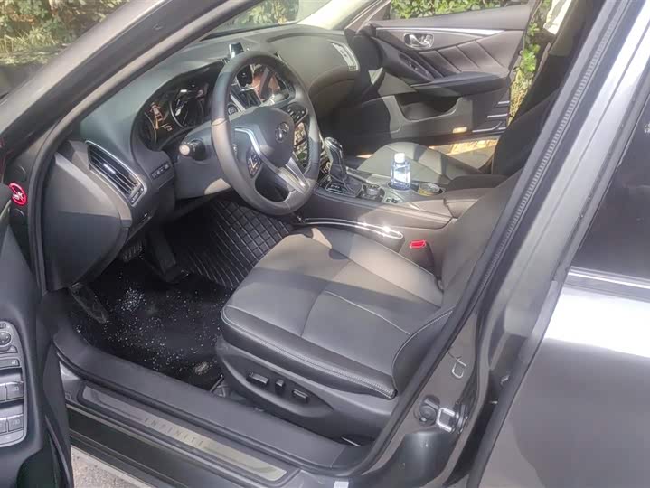 Фото 9 - Infiniti Q50L