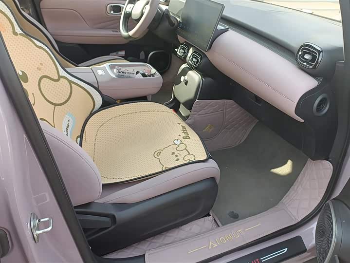 Фото 8 - GAC Aion UT