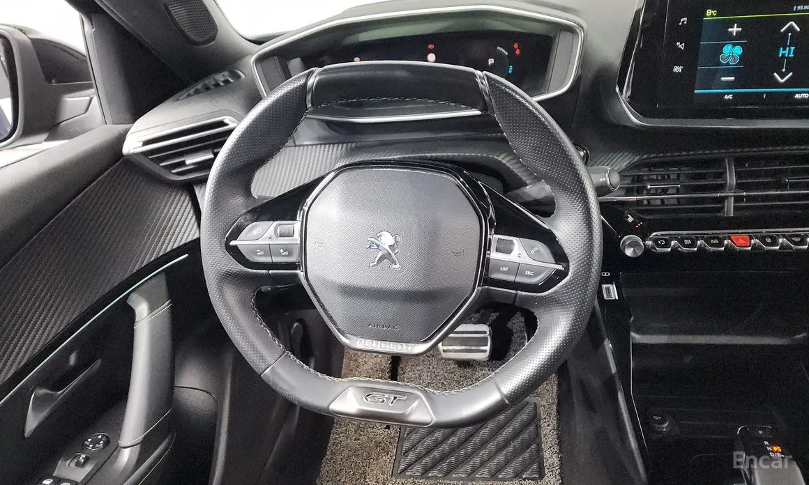 Photo 13 - Peugeot 2008