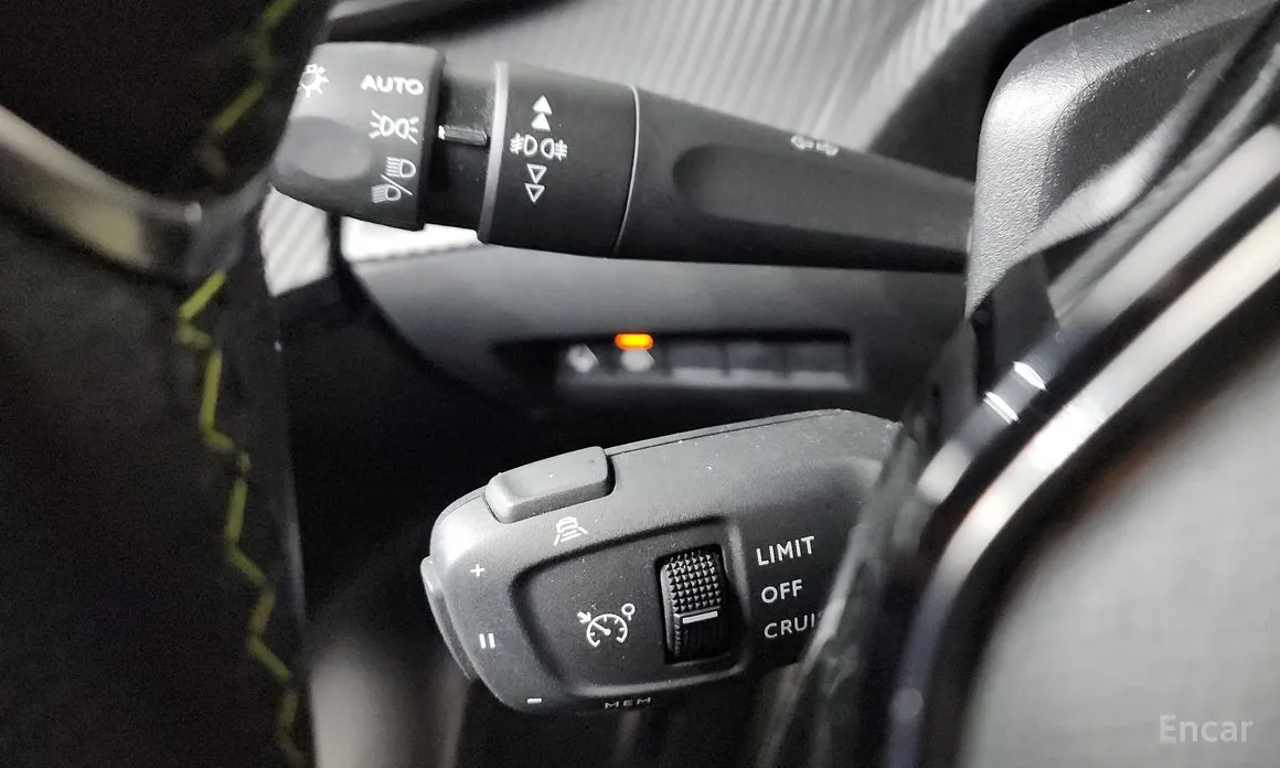 Photo 14 - Peugeot 2008