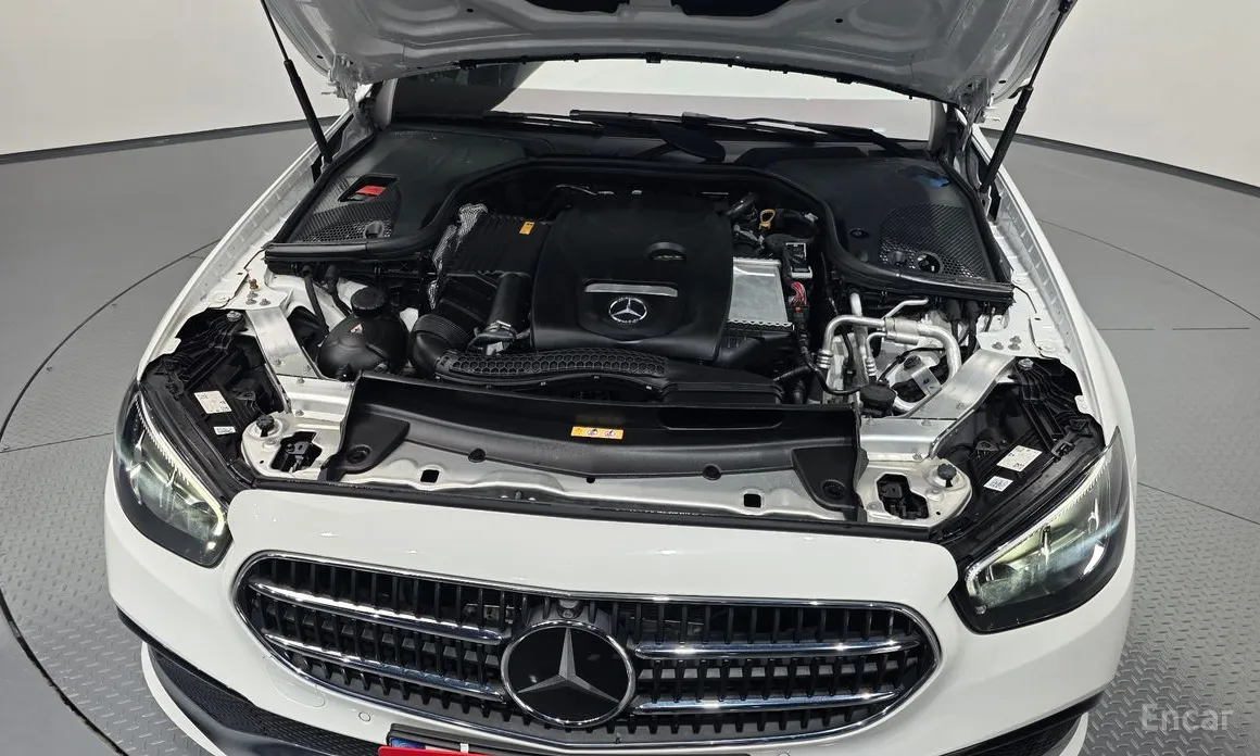 Фото 6 - Mercedes-Benz E-Class