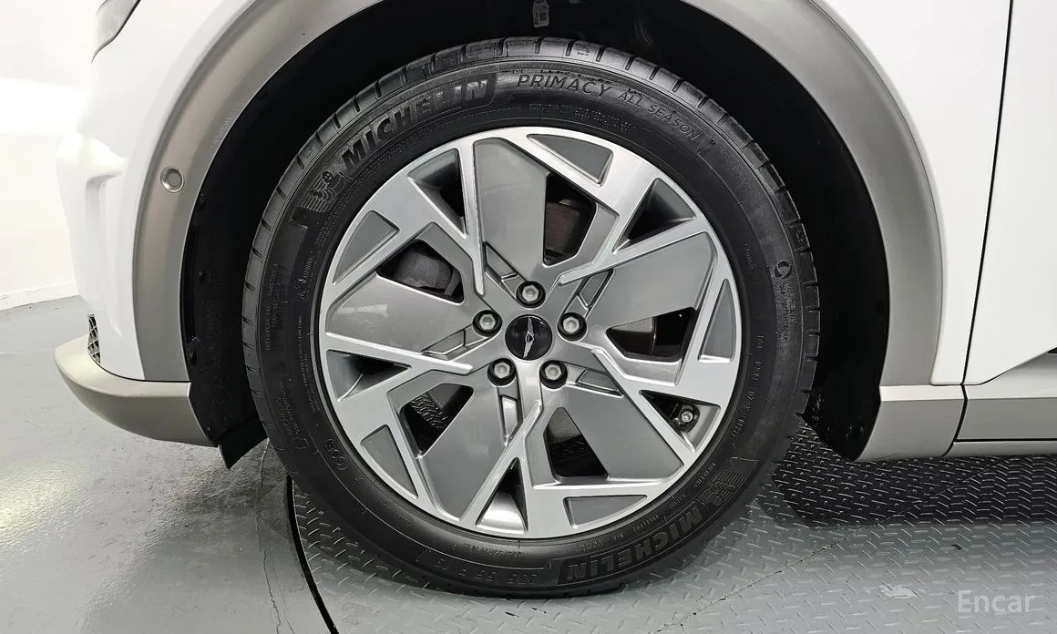 Фото 5 - Genesis GV60