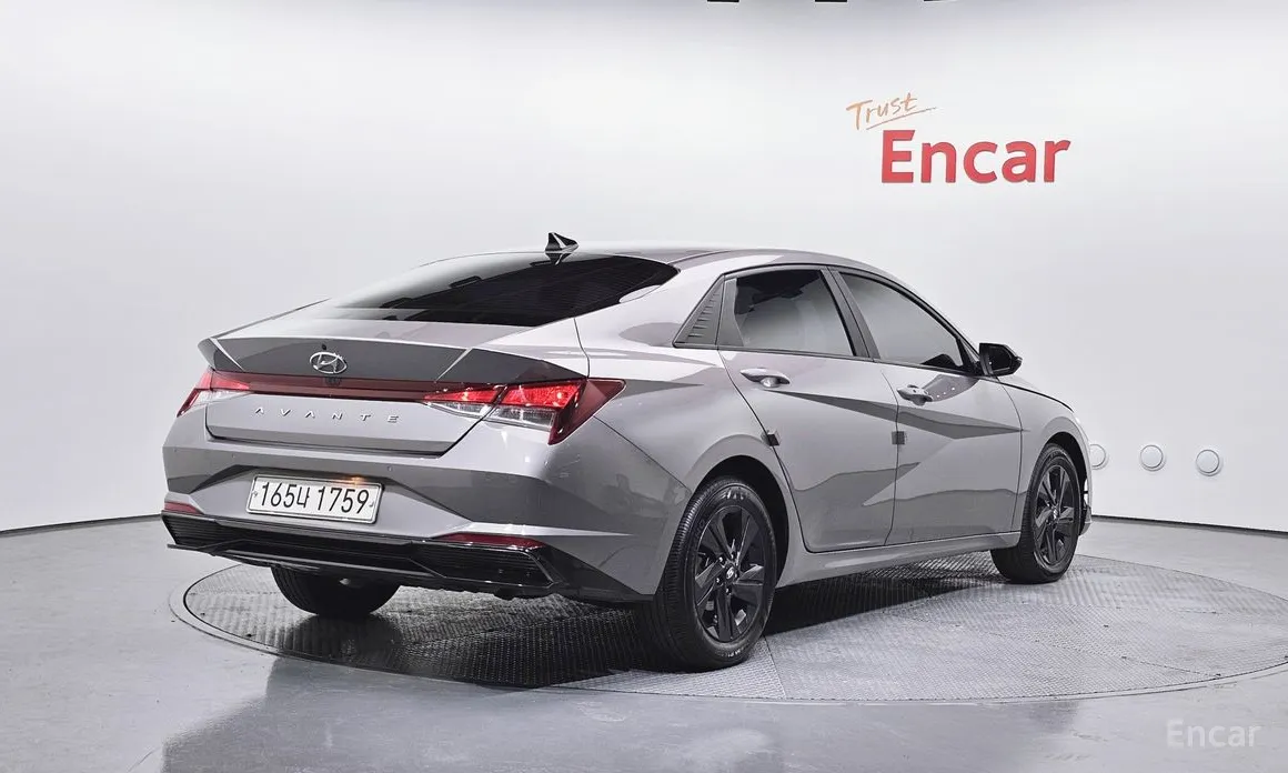 Фото 2 - Hyundai Avante