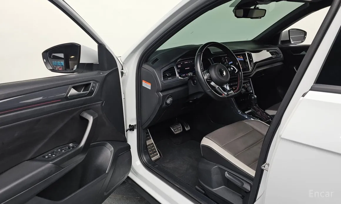 Фото 10 - Volkswagen T-Roc