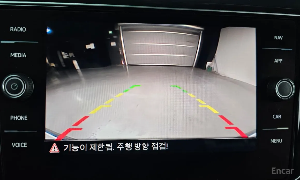 Фото 15 - Volkswagen T-Roc