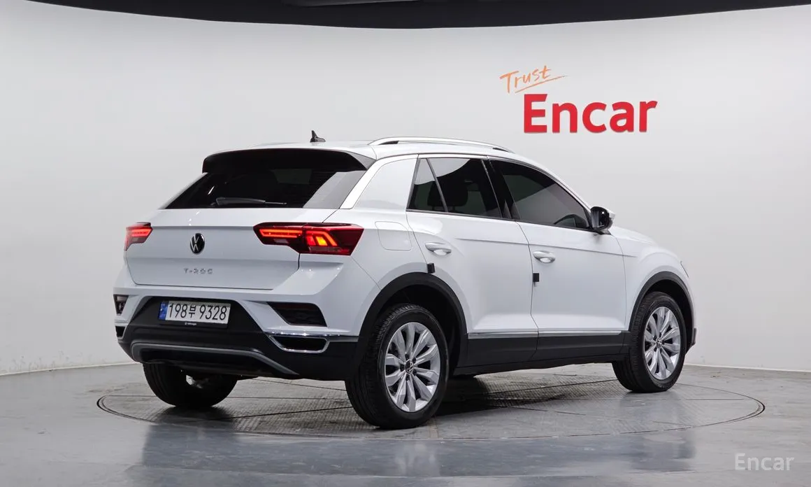 Фото 2 - Volkswagen T-Roc