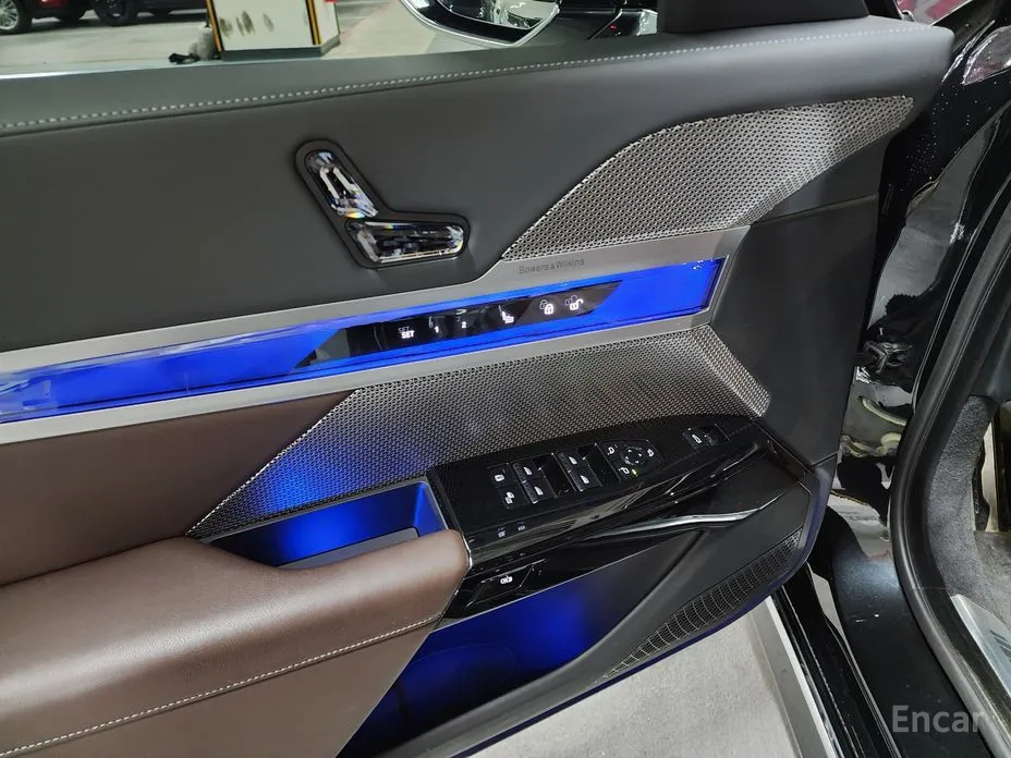 Photo 16 - BMW 7 Series