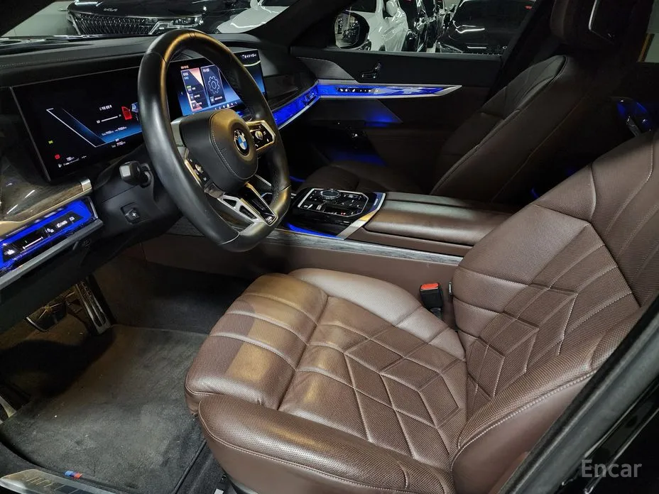 Photo 9 - BMW 7 Series