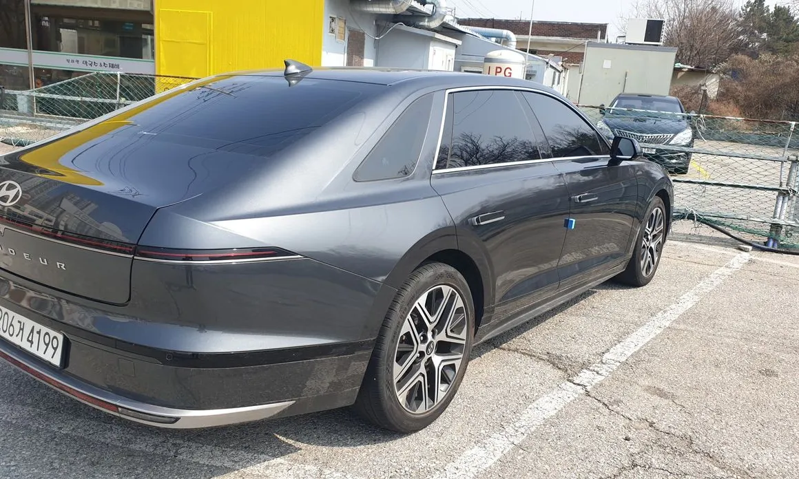 Фото 3 - Hyundai Grandeur