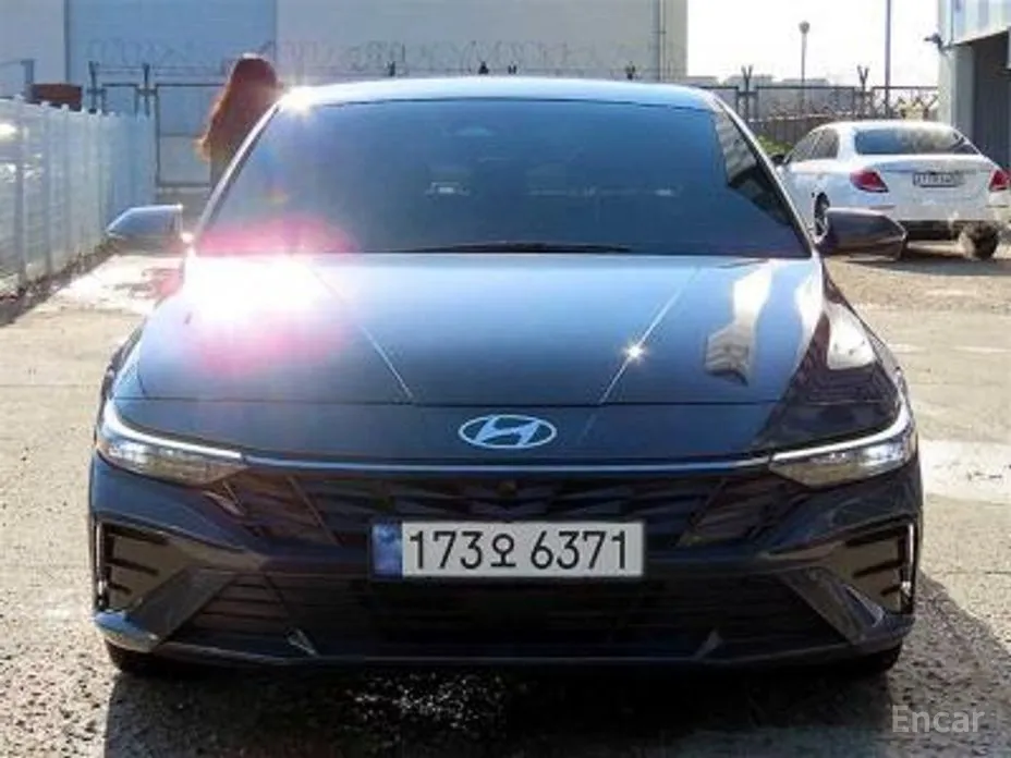 Фото 2 - Hyundai Avante