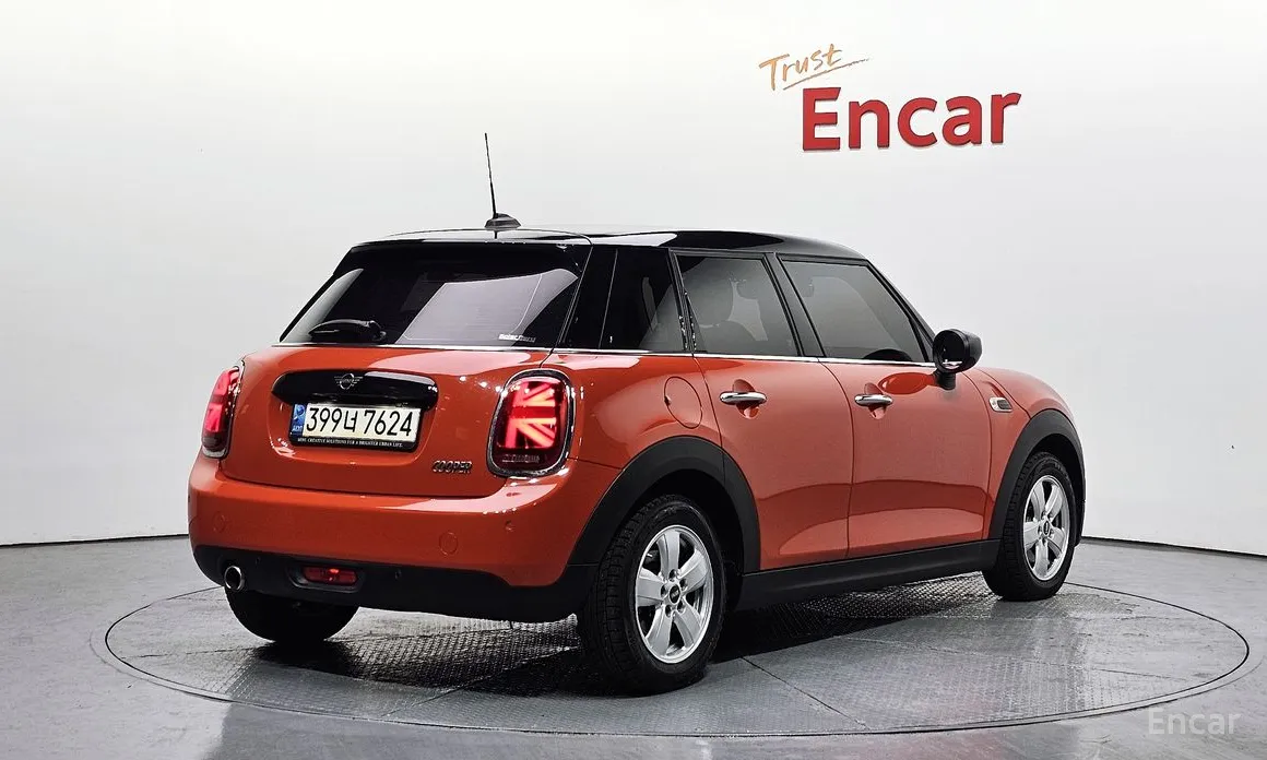 Фото 2 - Mini Cooper