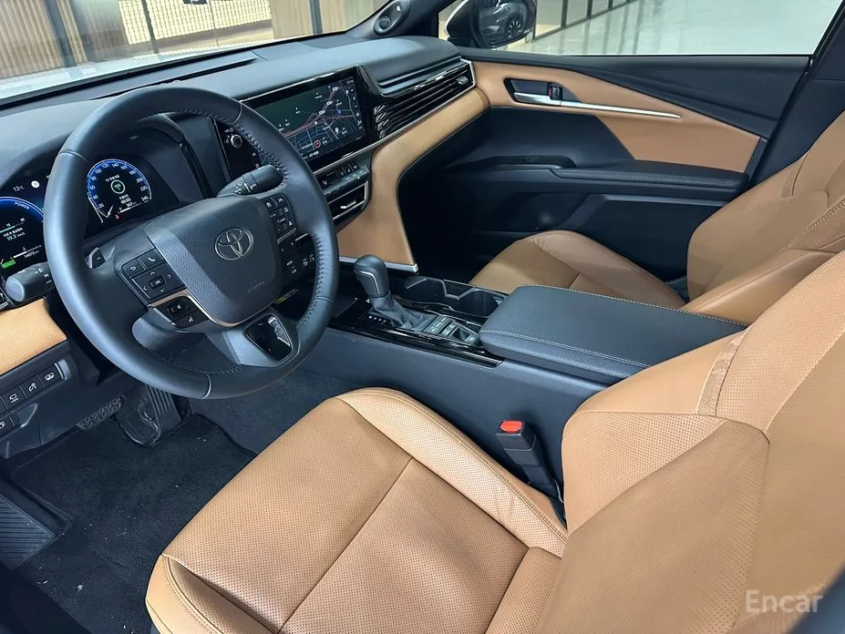 Фото 10 - Toyota Camry