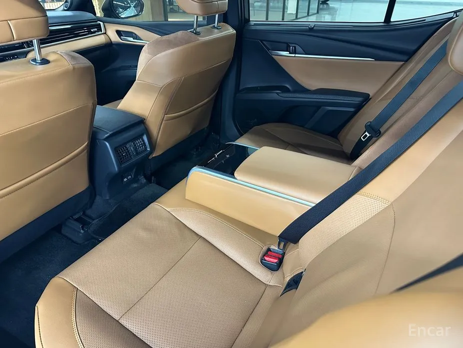 Фото 11 - Toyota Camry