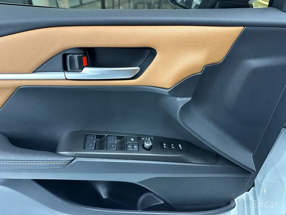 Фото 12 - Toyota Camry