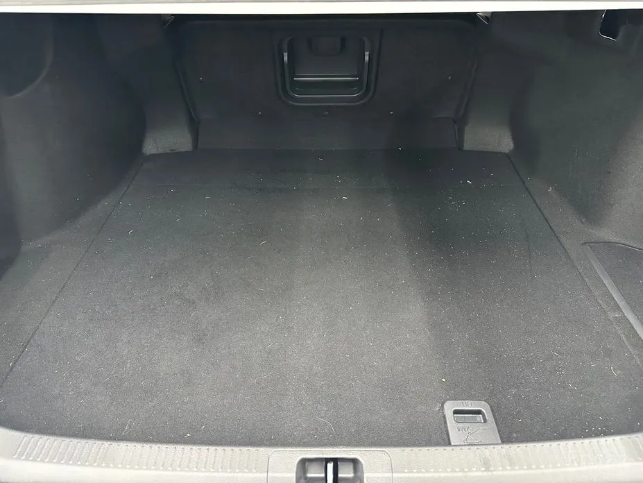 Фото 19 - Toyota Camry