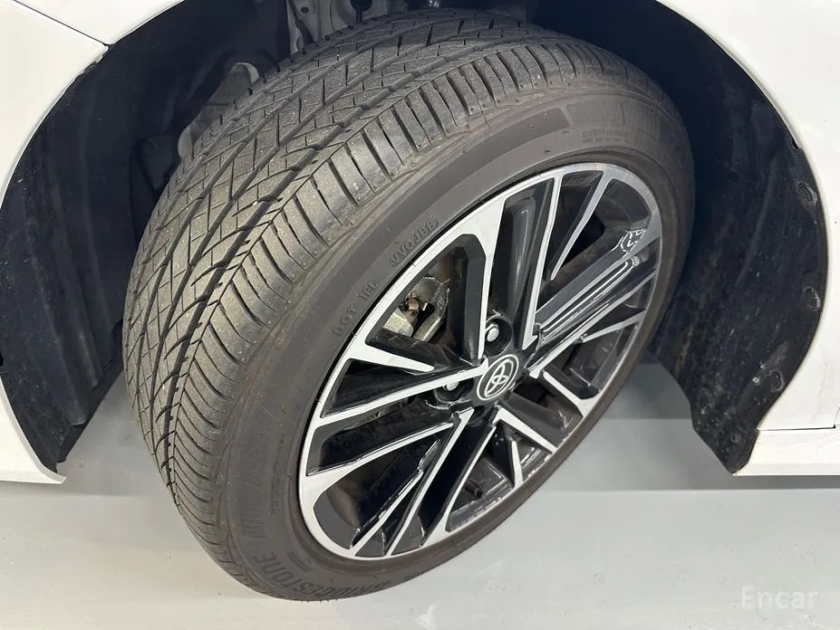 Фото 5 - Toyota Camry