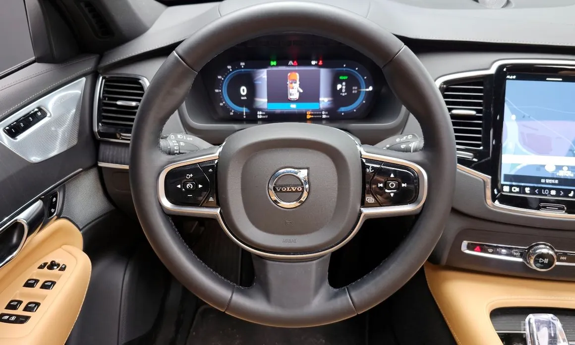 Photo 13 - Volvo XC90