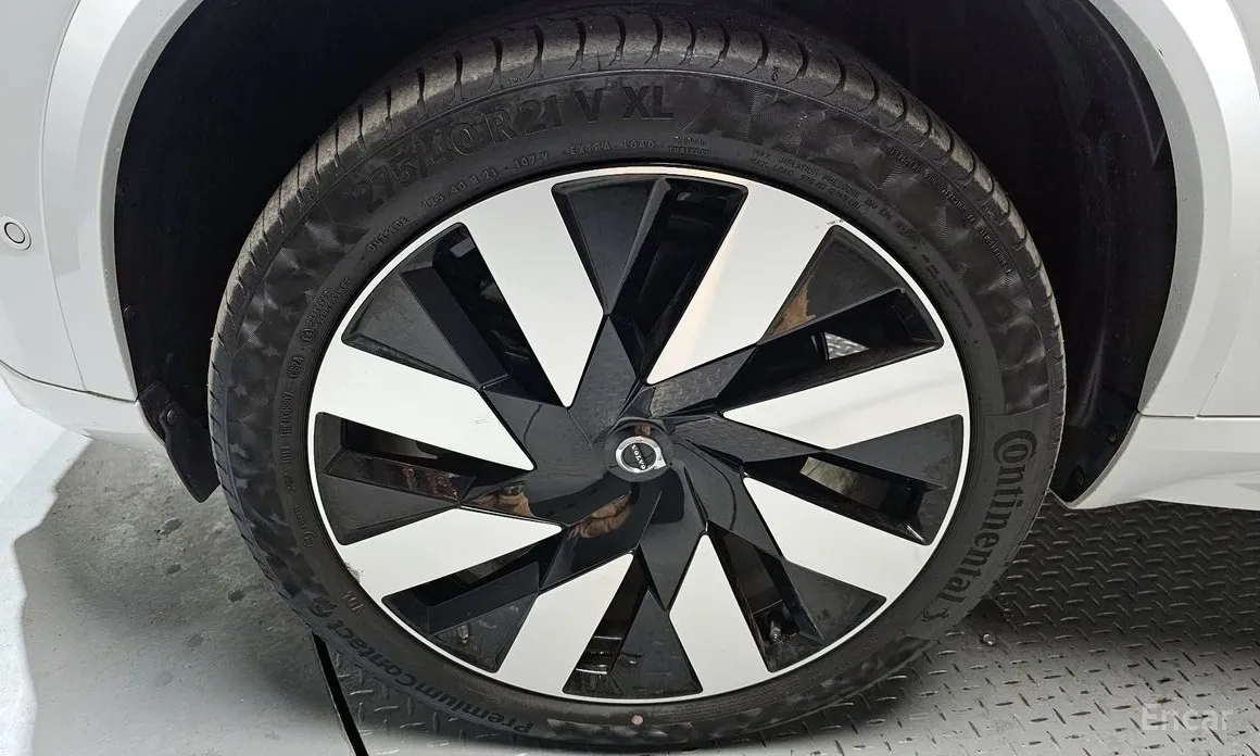 Photo 5 - Volvo XC90